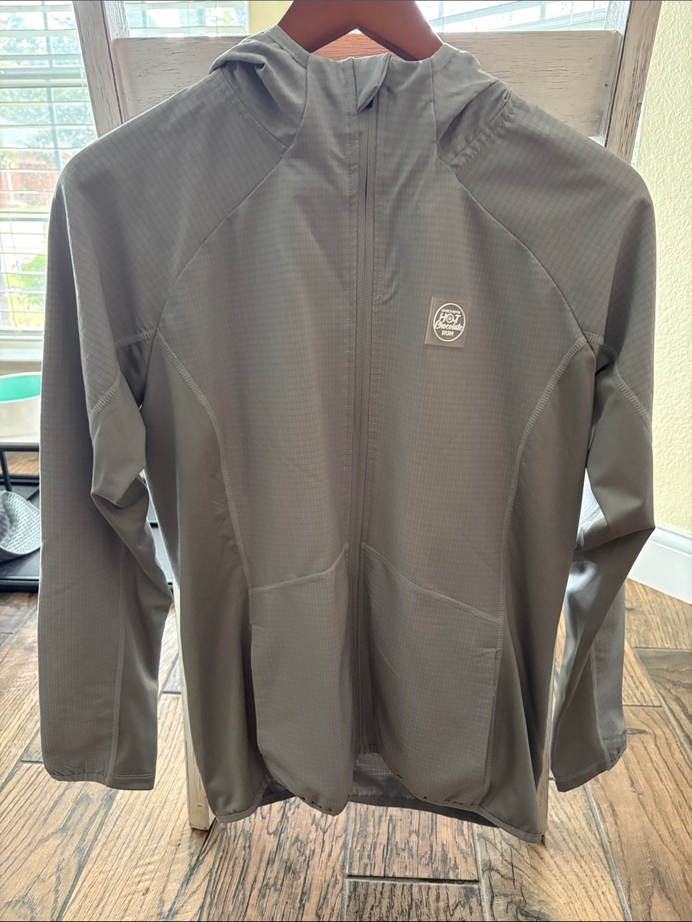 Hot Chocolate light running jacket sz Medium